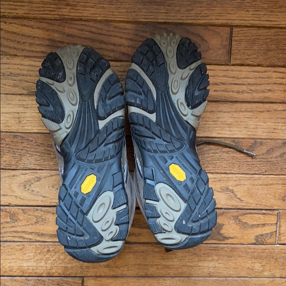 Hiking shoes - Picture 3 of 4